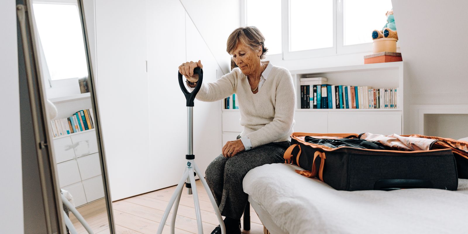 Fauteuil et lumière douce dans un cabinet d'accompagnement calme